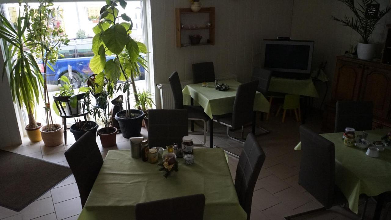 Ferienwohnung Pension im Glück Thale Exterior foto